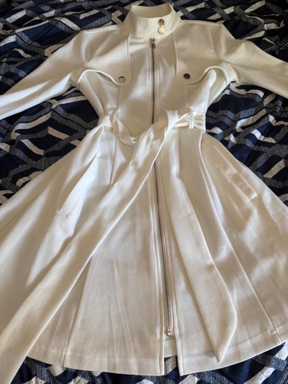 Main Strip Ivory/Cream Long Sleeve Coat Dress - Medium